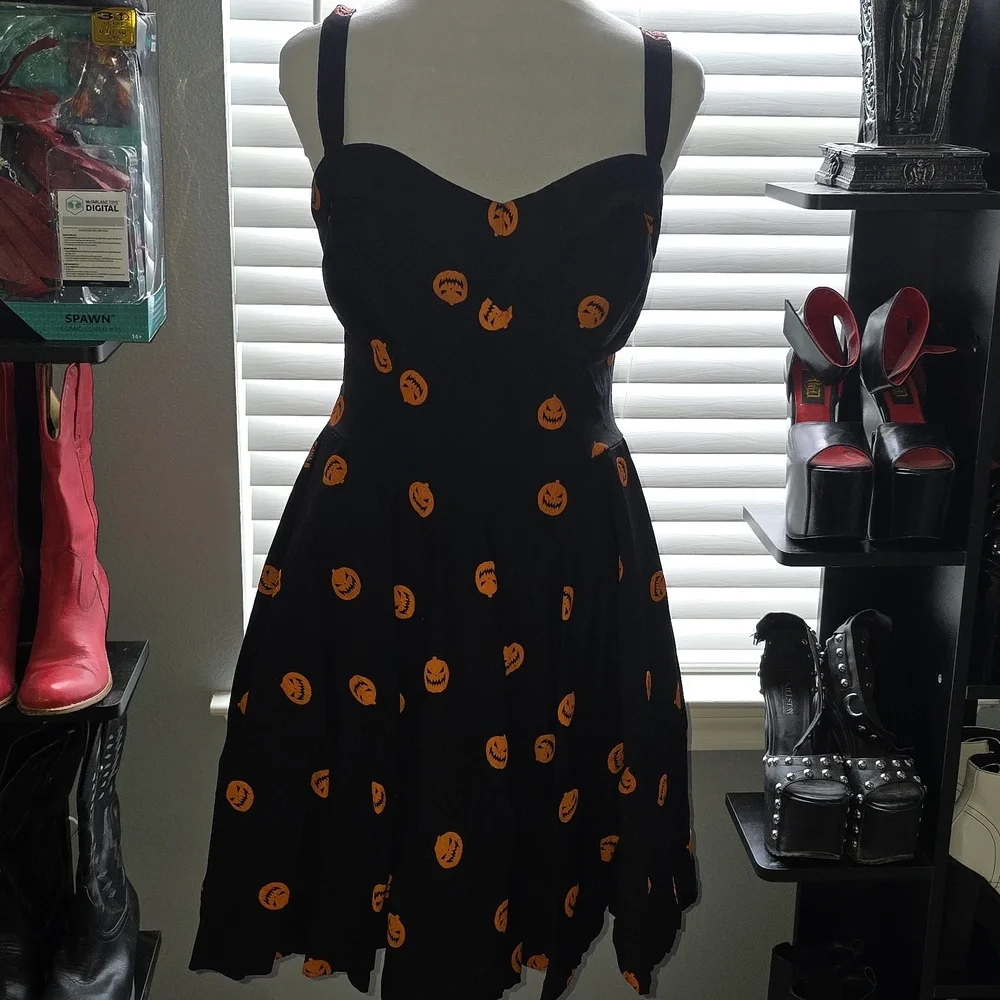 Pumpkin King Maneater Swing Dress in Black And Orange - Vixen by Micheline Pitt - Picture 6 of 8